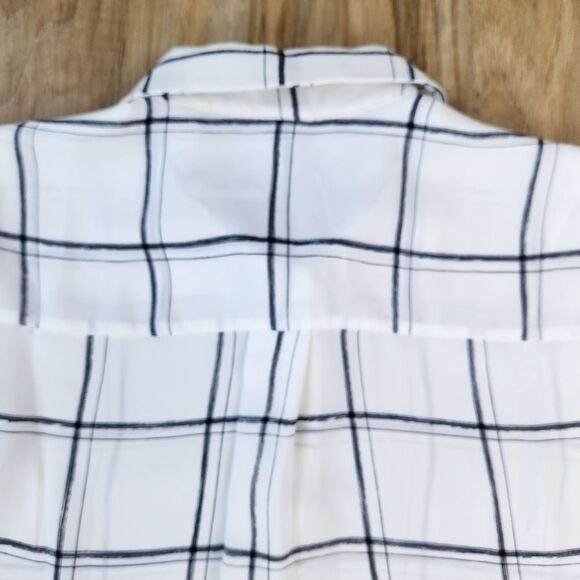 ☔️🩵H&M Ivory & Gray Windowpane Buttoned Front Long Sleeve Top Size 4 - Picture 6 of 12